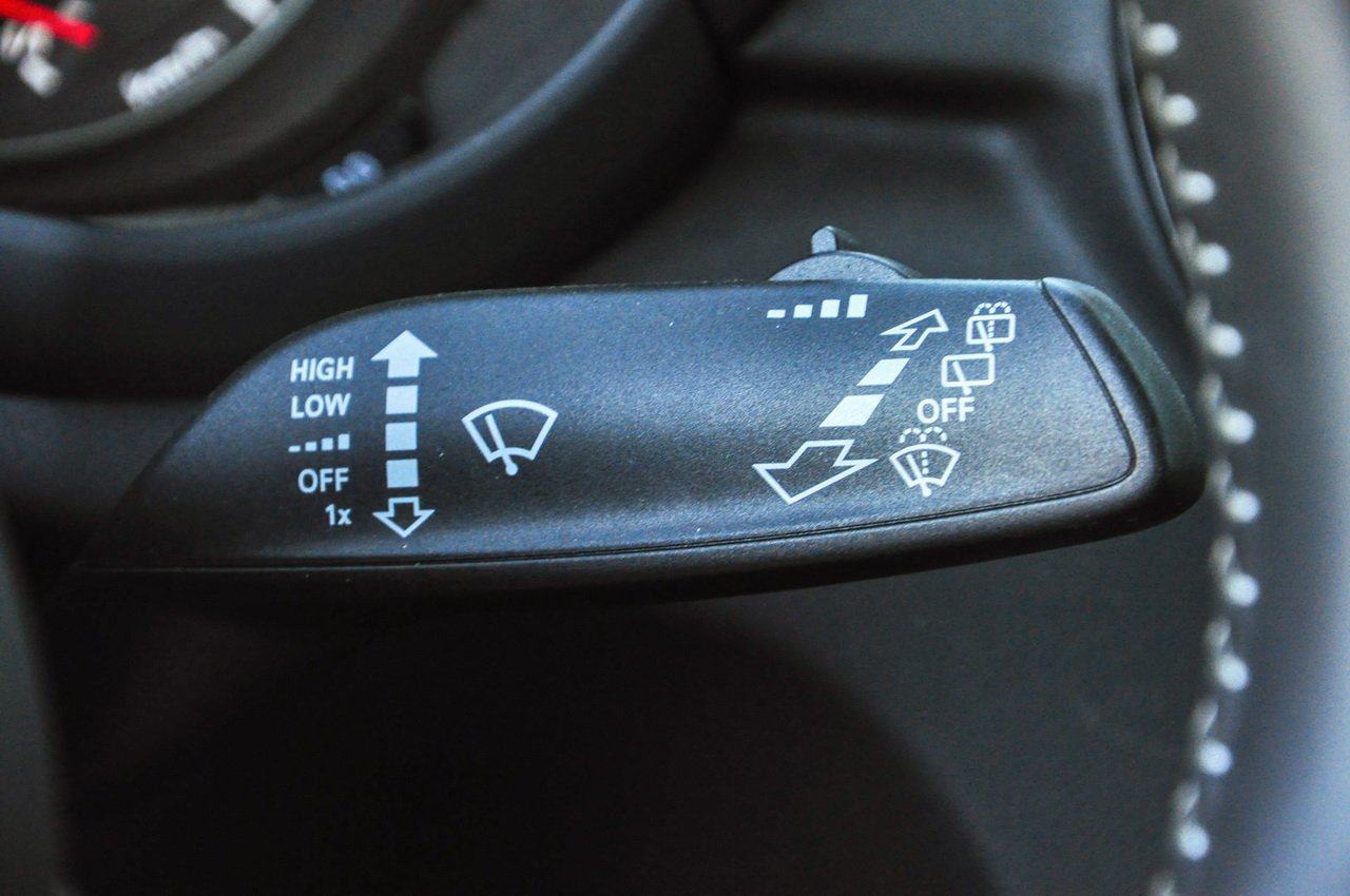 2016款奥迪A1 1.4T 自动30TFSI Sportback S Line运动版