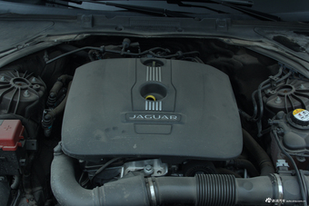 2017款捷豹XFL 2.0T自动240PS尊享版