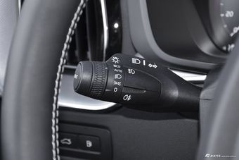 2018款沃尔沃XC60新能源2.0T自动T8 E驱混动智尊豪华版