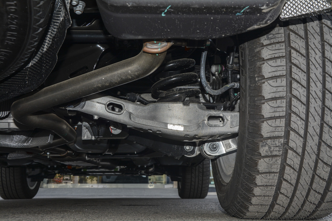 2018款发现神行2.0T自动HSE