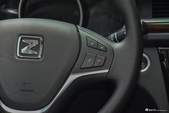 2015款众泰Z500 1.5T 手动豪华型 萨丁白