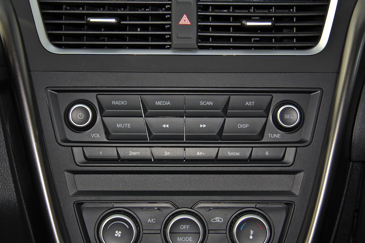 2017款奔腾X80 2.0L自动技术型