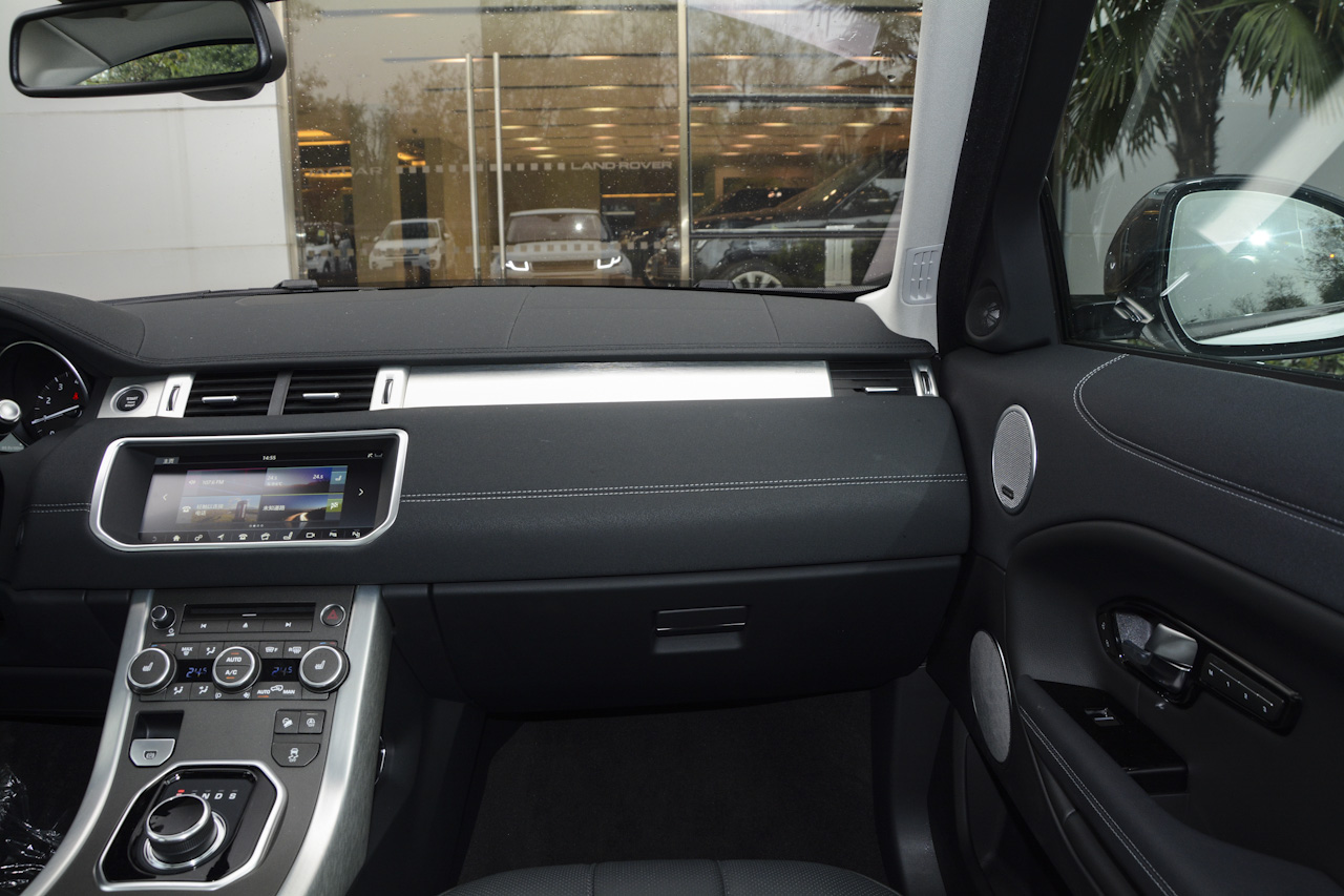 2018款揽胜极光2.0T自动智锐版240PS