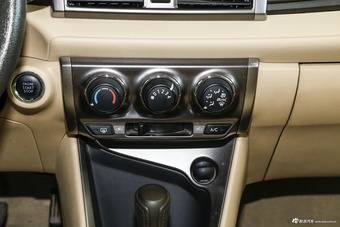 2014款YARiS L 致炫1.5L自动锐动版