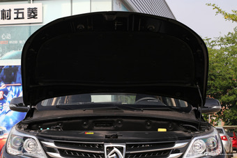 2017款宝骏560 1.5T 手动舒适型7座 