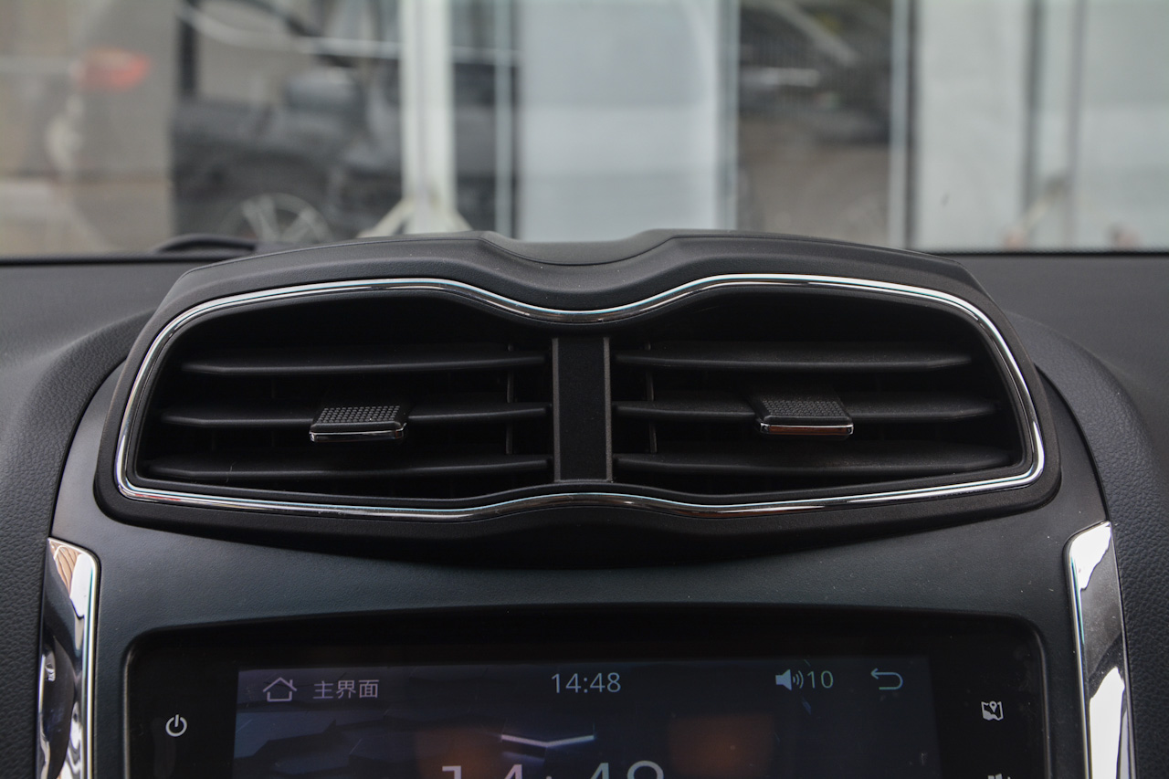 2017款斯威X3 1.5T手动时尚型