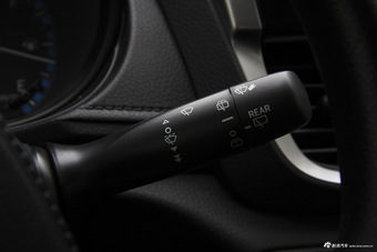 2017款威驰FS 1.5L手动锋驰版 