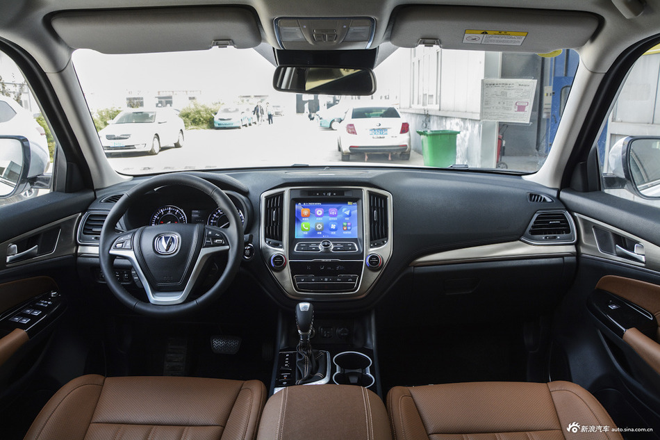 2017款长安CS95 2.0T自动两驱智拓版