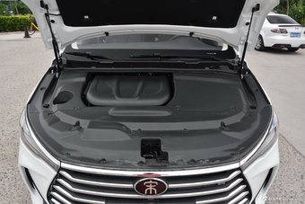 2018款比亚迪宋MAX 1.5TI 双离合 智联精英版6座