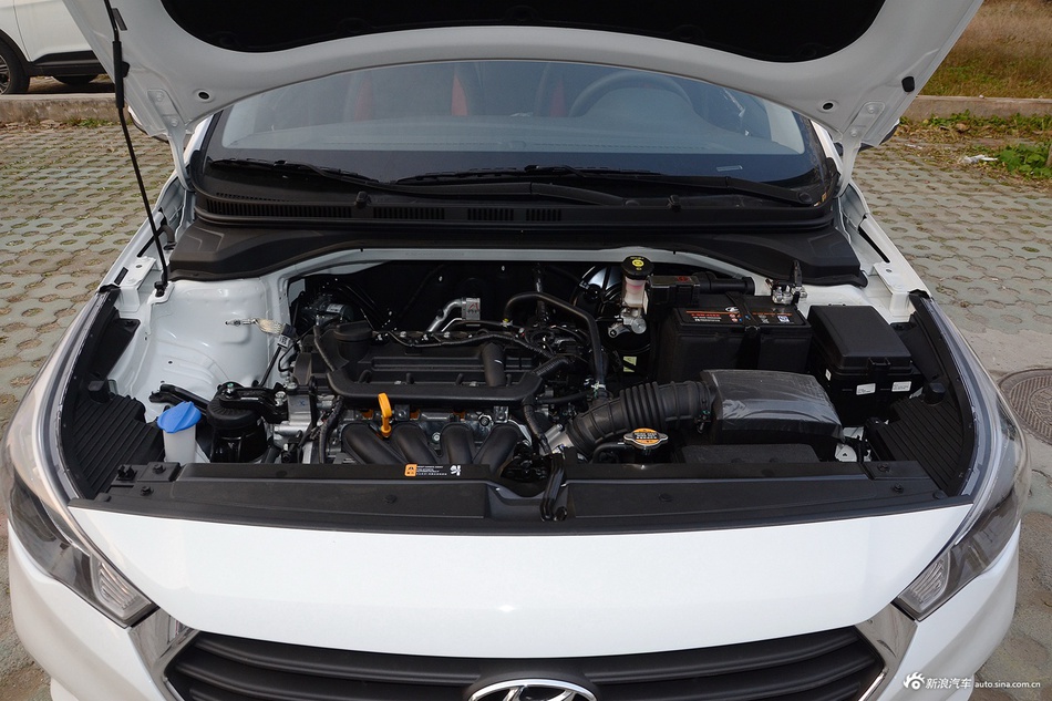 2016款现代悦纳 1.4L自动活力版SPORT