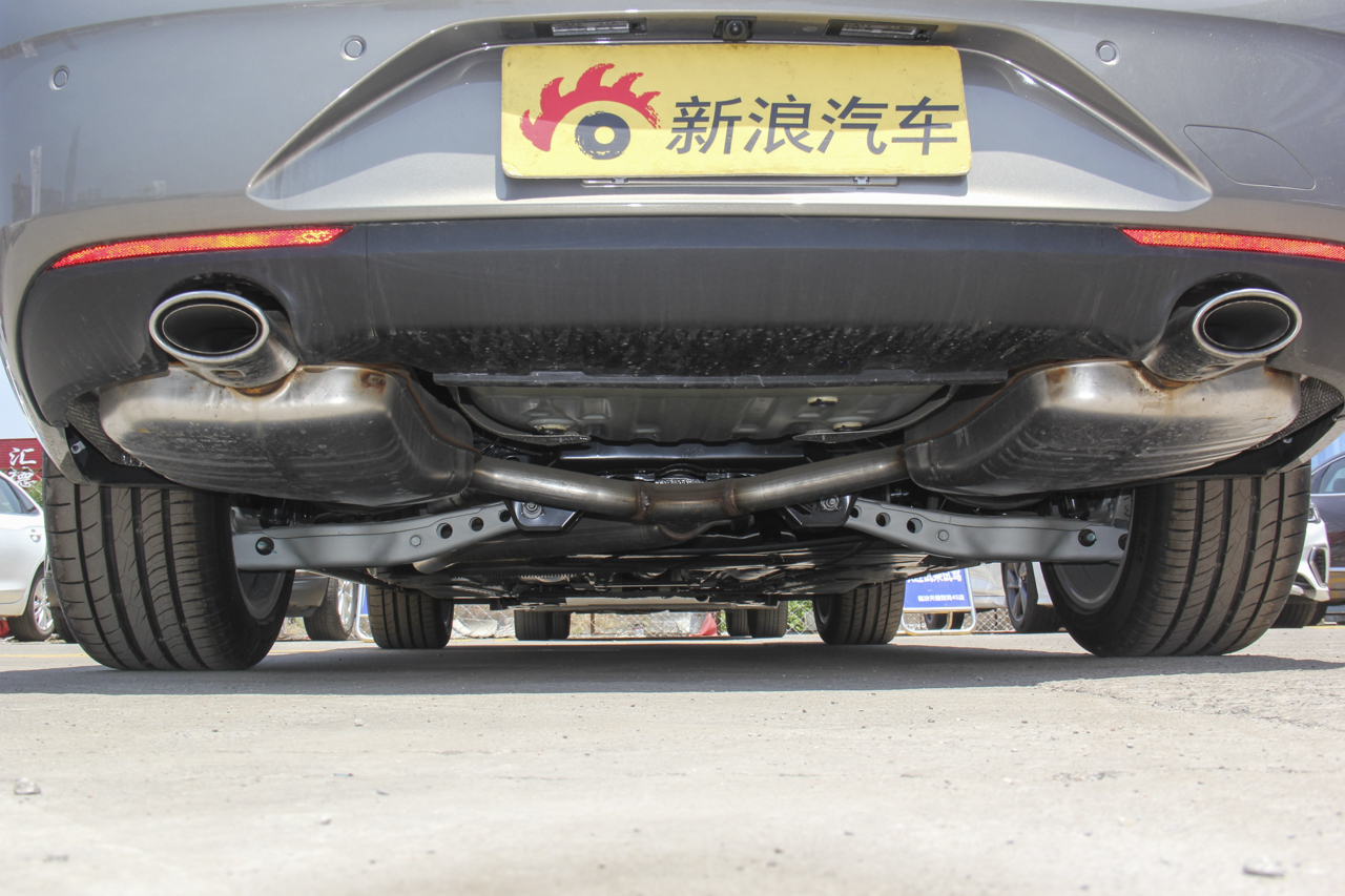 2017款君威2.0T自动尊享型28T