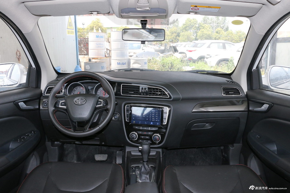 2017款骏派D60 1.8L自动豪华天窗版