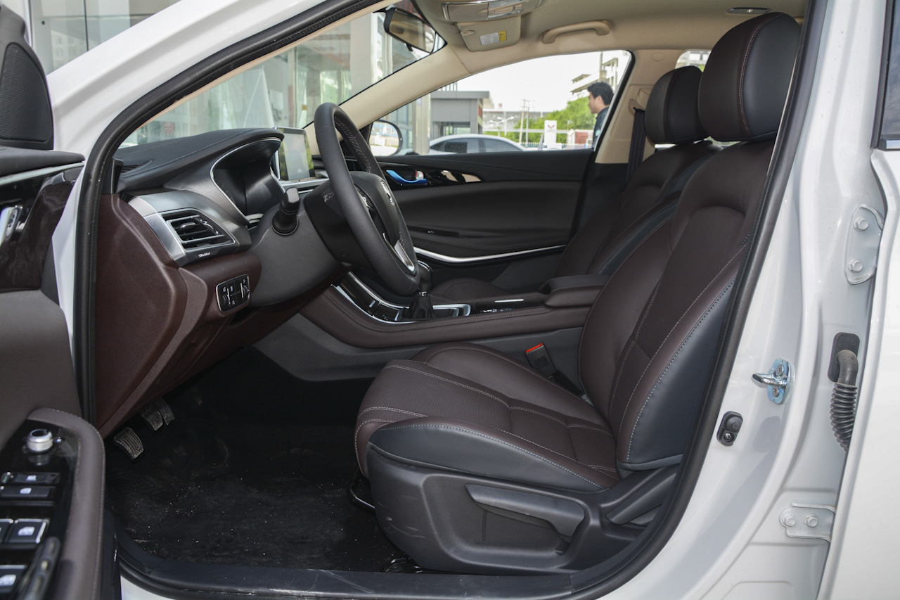 2018款睿骋CC1.5T手动典雅型