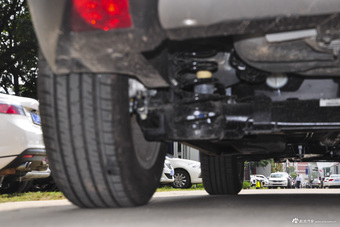 2016款标致2008 1.2THP 自动时尚版