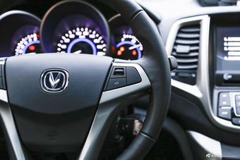 2015款逸动1.6L自动豪华型