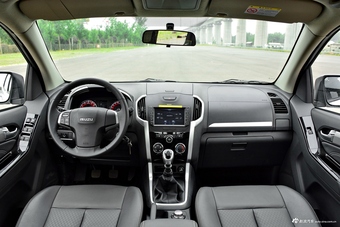 2018款铃拓2.5T手动四驱豪华款JE4D25Q5A图片