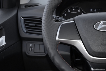 2017款悦纳RV 1.4L自动活力版SPORT