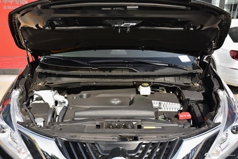 2017款楼兰2.5L自动XL两驱智尚版