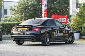 2017款奔驰CLA级改款 2.0T自动220 4MATIC