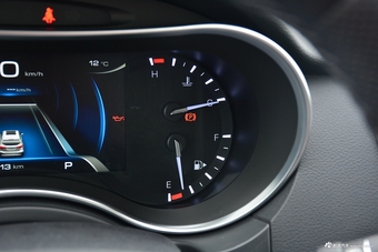 2017款哈弗H8 2.0T自动柴油两驱智享型