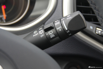 2016款自由光2.4L自动75周年致敬版