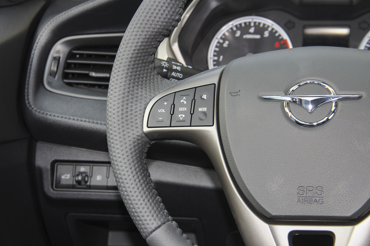 2016款海马M3 1.5L手动智能舒适型