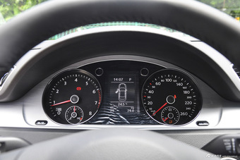 2016款迈腾1.8T自动TSI智享舒适型