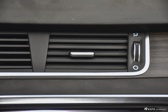 2015款陆风X7 2.0T自动全景尊贵版