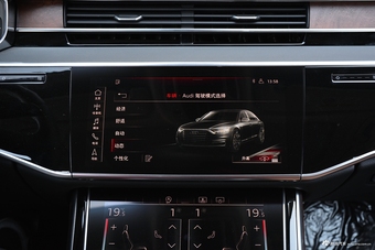 2018款奥迪A8L 3.0T自动55 TFSI quattro尊贵型