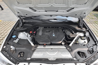 2018款宝马X3 xDrive30i 尊享型 M运动套装