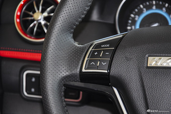 2016款哈弗H1 1.5L手动豪华型蓝标改款 爵仕红