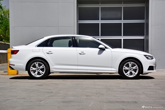 2017款奥迪A4L Plus 2.0T自动40TFSI进取型