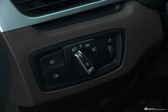 2016款宝马X1 2.0T自动xDrive25Li豪华型