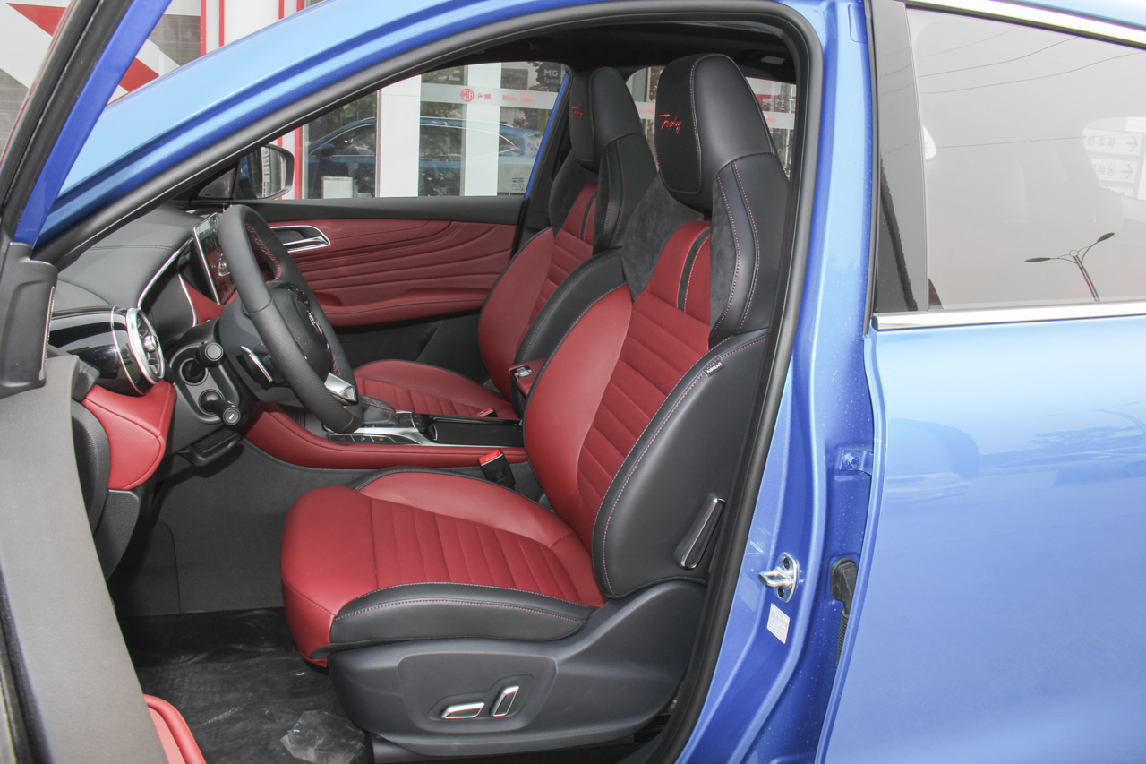 2018款名爵HS 2.0T自动四驱30T Trophy荷尔蒙超燃版