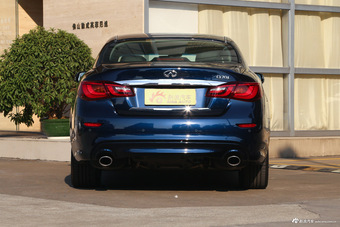 2017款英菲尼迪Q70L 2.5L自动豪华版