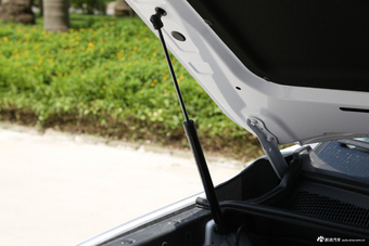 2017款长安CS75尚酷版 1.5T自动锋锐型