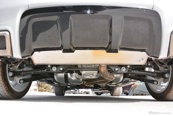 2018款揽胜极光2.0T自动致动版240PS