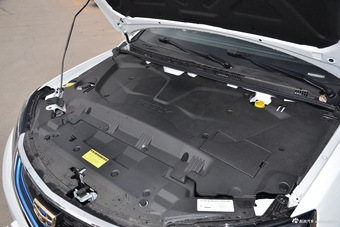 2016款吉利帝豪EV三厢精英型 白色