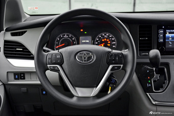 2017款塞纳 3.5L自动两驱LE加版