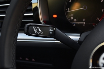 2019款途锐 2.0TSI自动锐翼版