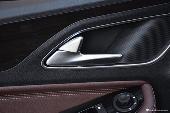 2017款宝骏560 1.5T DCT旗舰型7座