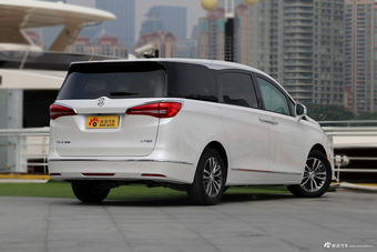 2017款GL8 2.0T自动旗舰版