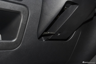 2016款长安CX70 1.6L手动豪华型