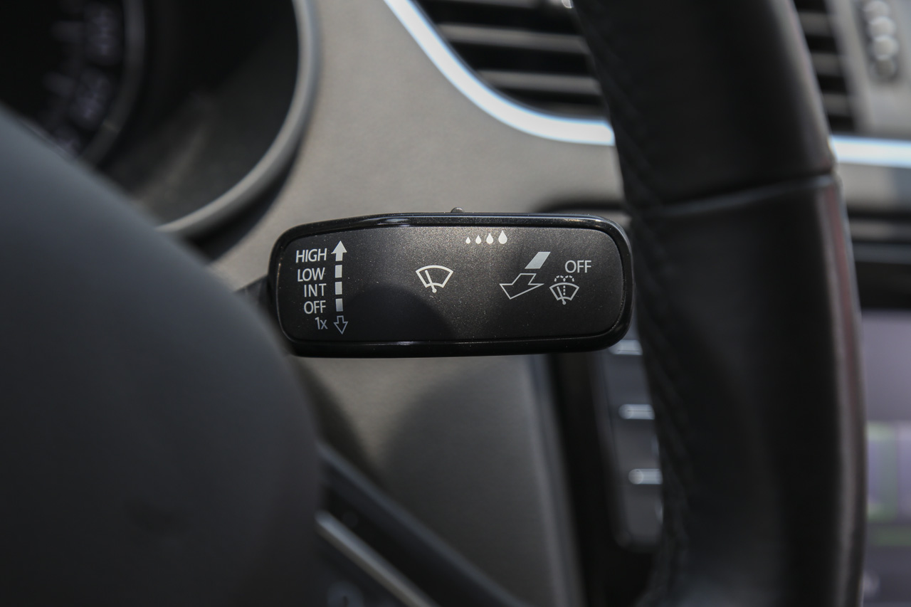 2016款明锐 1.6L手动智行版 流光金