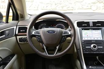 2017款蒙迪欧2.0T自动旗舰型