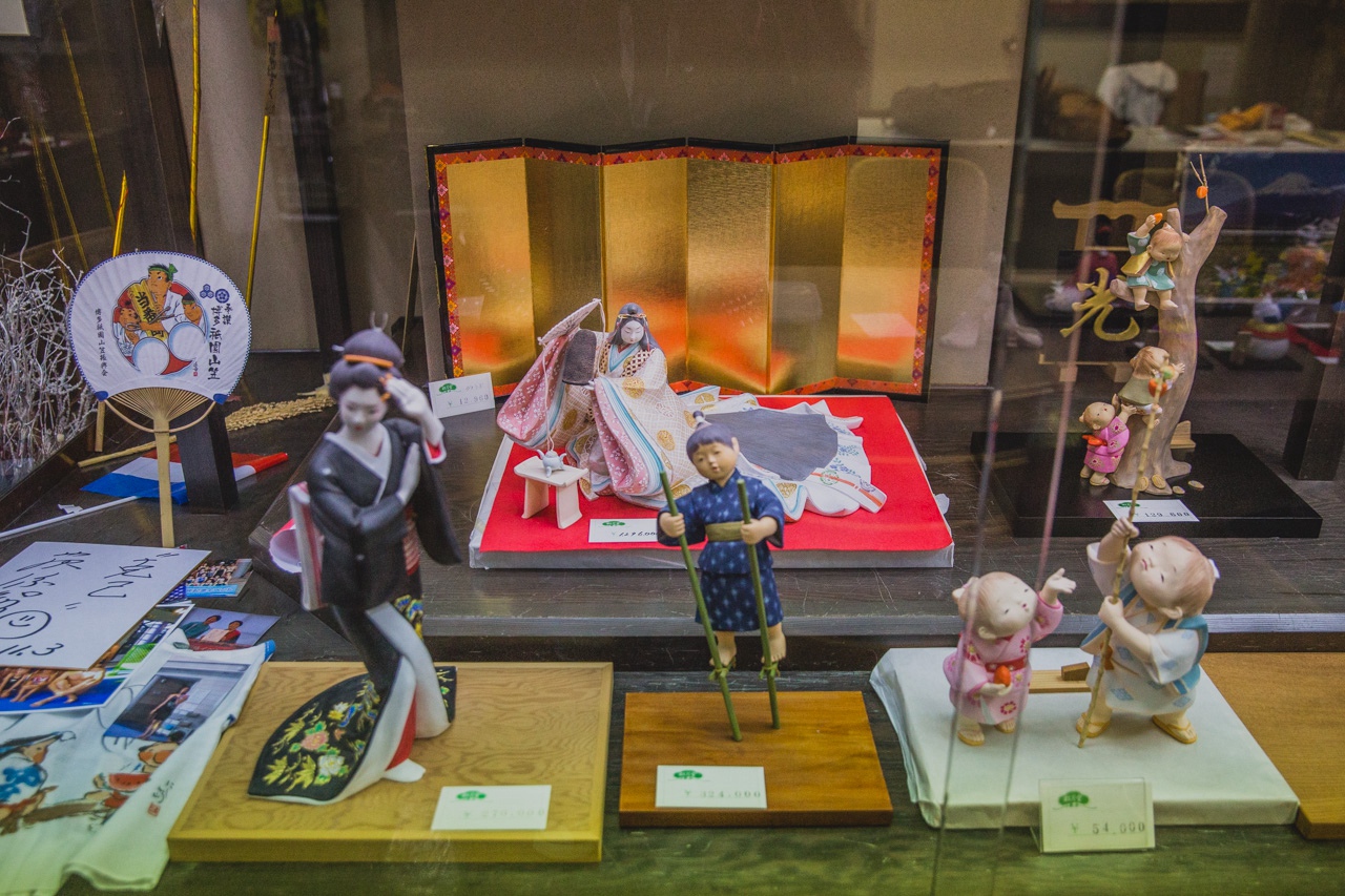 LEXUS雷克萨斯匠心之旅  博多人形 上色工艺见学