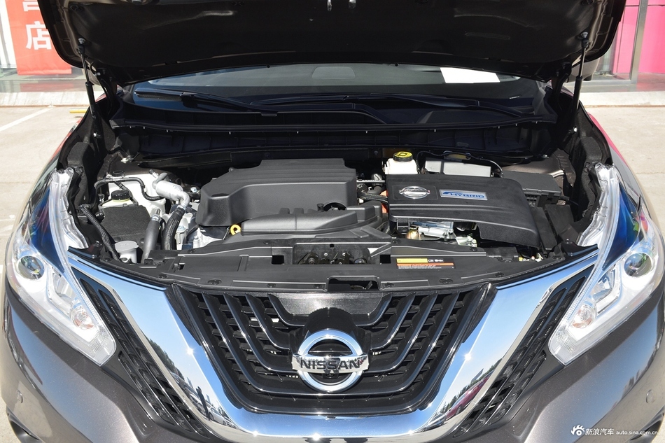 2019款楼兰2.5L自动S/C XE HEV四驱混动智联尊尚版