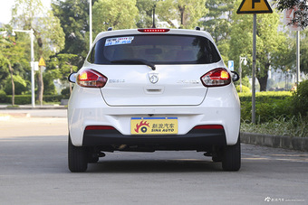 2016款宝骏310 1.2L手动豪华型