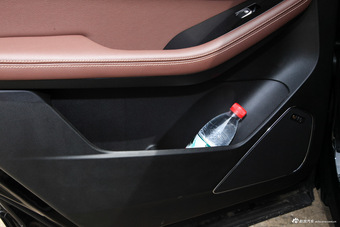 2017款宝骏560 1.5T DCT尊享型