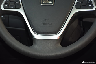 2015款众泰T600 1.5T手动尊贵型 典雅金